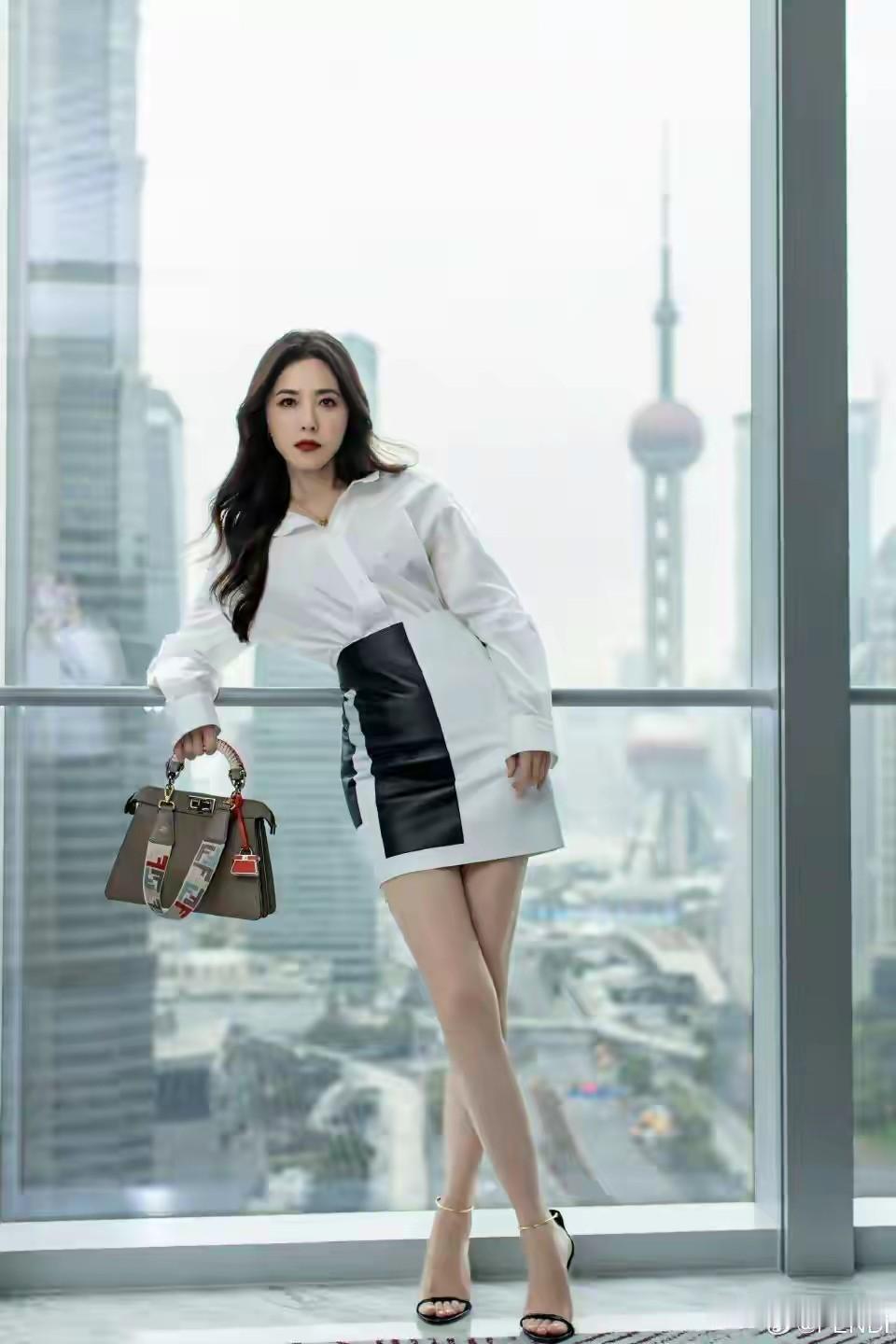 曾黎短裙美照