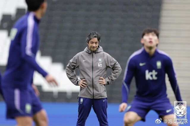 韩国队战术助教葡萄牙人阿罗索近日接受葡萄牙媒体采访时谈到了自己在韩国的工作，并把