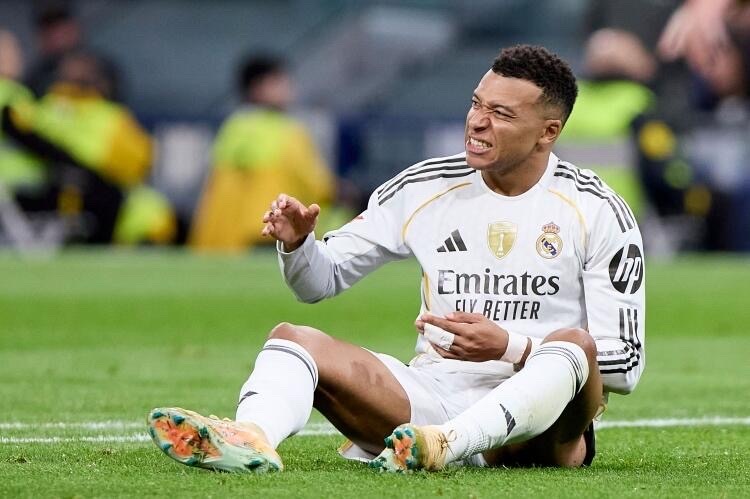 3月24讯 此前据RMC记者Daniel Riolo报道，皇马对姆巴佩膝盖伤势出