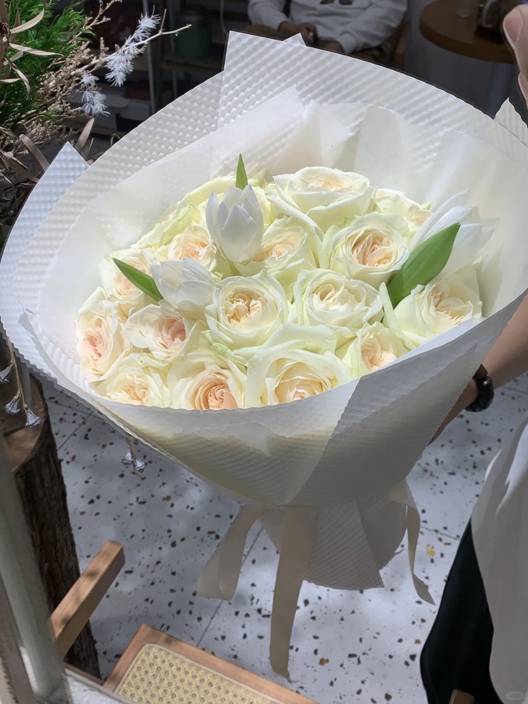 干净花束💐，简约高级香甜白荔枝花束