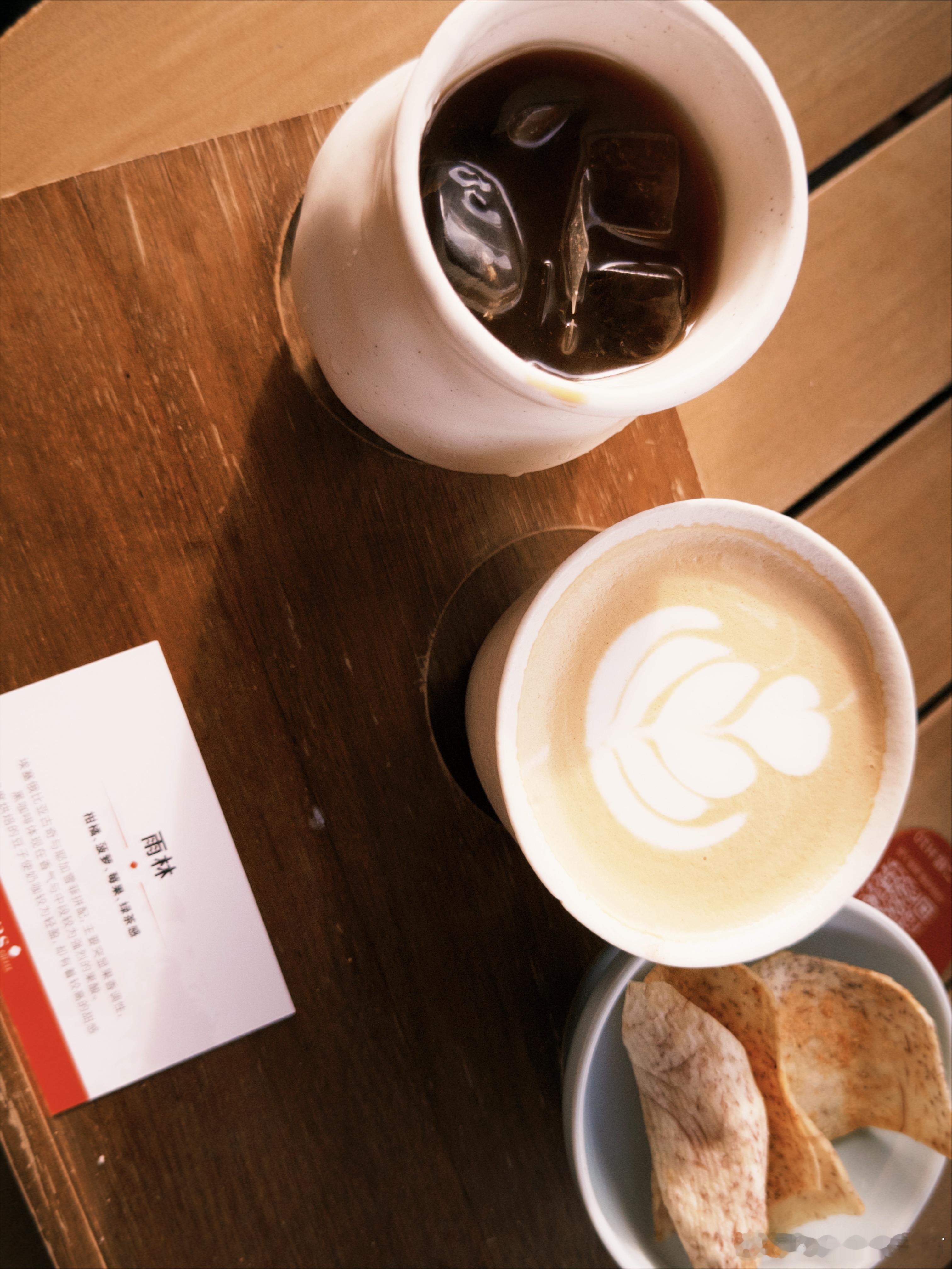 我发现我真的特别会挑咖啡店随手挑了一家都景美啡靓这家咖啡店在顺德的顺峰山公园里面