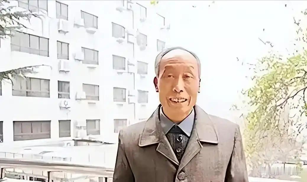 1968年，一位陕西的男孩偶然捡到了一枚珍贵的玉玺，他毫不犹豫地将其上交给了国家