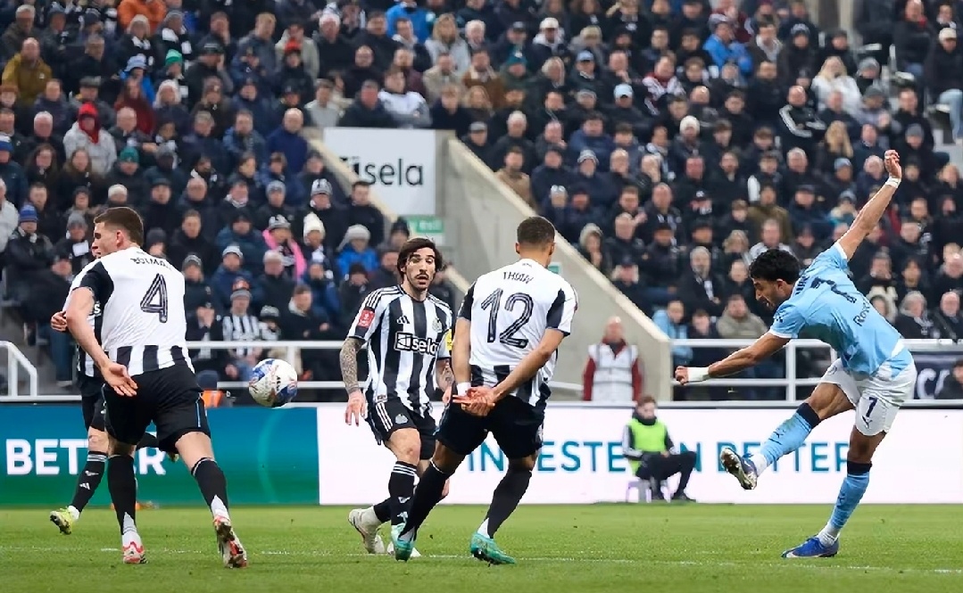 3:1！哈兰德缺席+新任法老双响 曼城四杀英超土豪 4大豪门齐聚8强联赛争冠压力