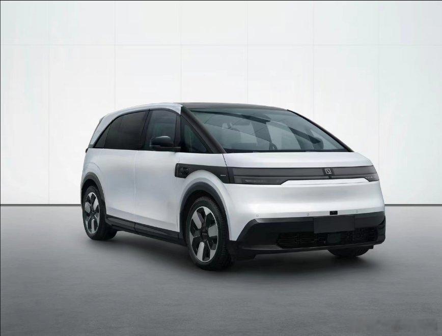 极氪第五款车型怎么看着这么眼熟？是不是和某想很像呢？据说这款新车正式定名为极氪M