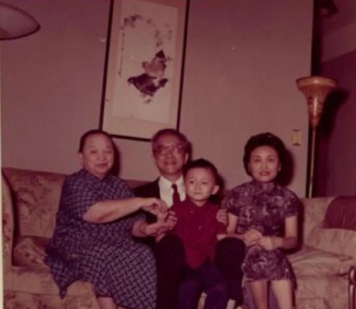 胡适后人今何在，唯一的孙子是不婚主义，以至于落得个血脉断绝。

1955年，胡适