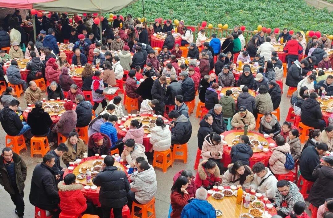 农村大席的卫生条件欠佳，可为何很少有人吃坏肚子呢？
婆婆最后一次帮厨是在姑婆家，