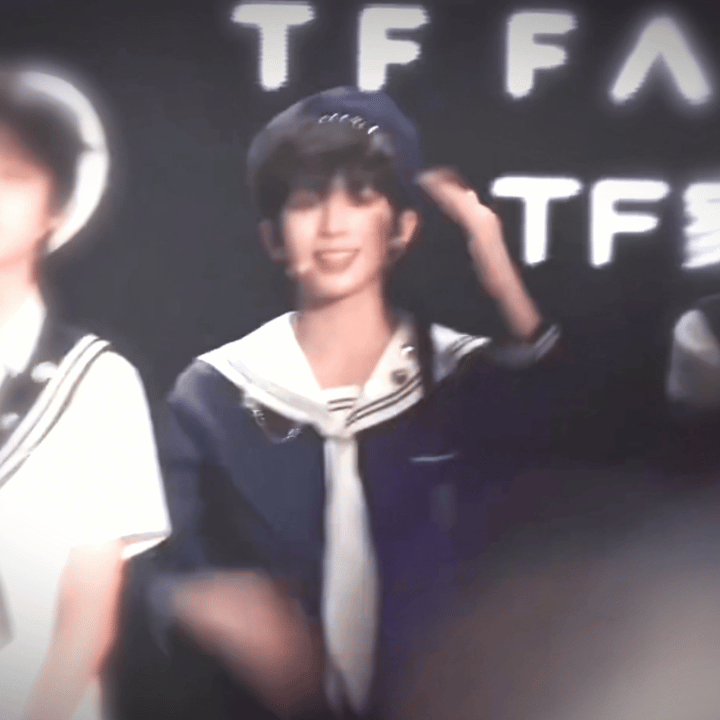 所有人点开tf家族官号听陈浚铭说姐姐真漂亮！ 