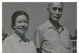 黄维被俘虏后，他的妻子坚持不改嫁，带着孩子苦等黄维27年，可在丈夫出狱的第二年，