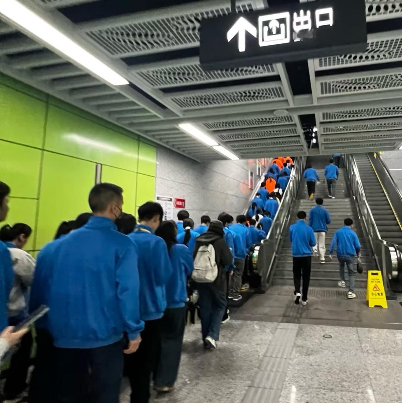 厦门岛内竟然还有这么大的电子厂

哪位大佬解答一下？按理说岛内寸土寸金的思明区不