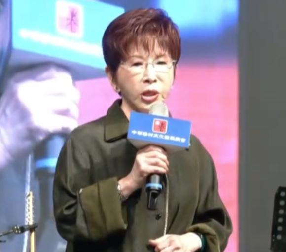 洪秀柱还是我认识的那个洪秀柱，
今天柱姐又飙金句，
中国加台湾才是一个完整的中国