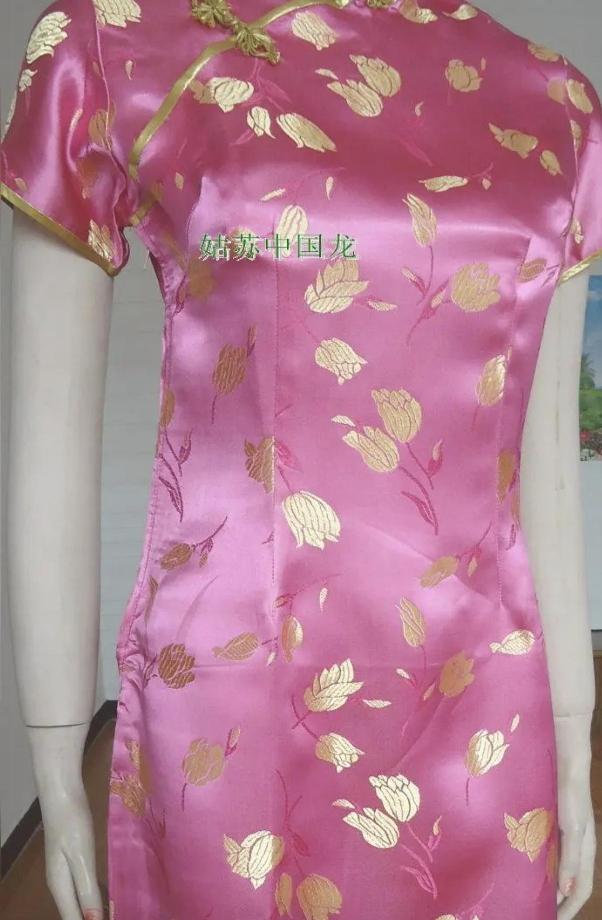 翻了下2026年10月的安排，感觉这个月是一半松一半紧的割裂状态。
假期从1号放