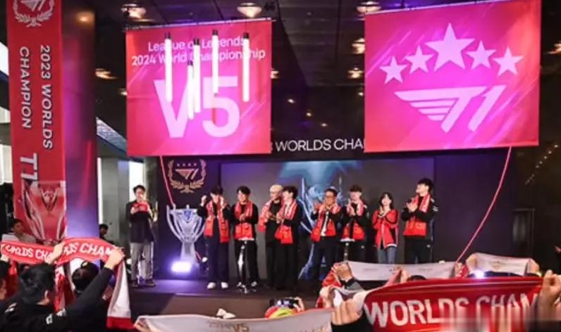 T1已经开始准备第五冠了？粉丝见面会挂着印有五颗星星的旗子！喊了一整年的大小王S