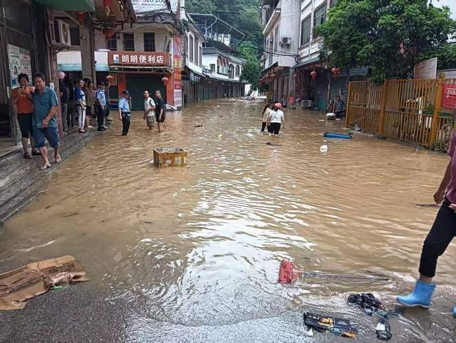 很多人第一次去广西乡下朋友家，都懵：这都2026年了，咋还有人家窗户是空的？最多