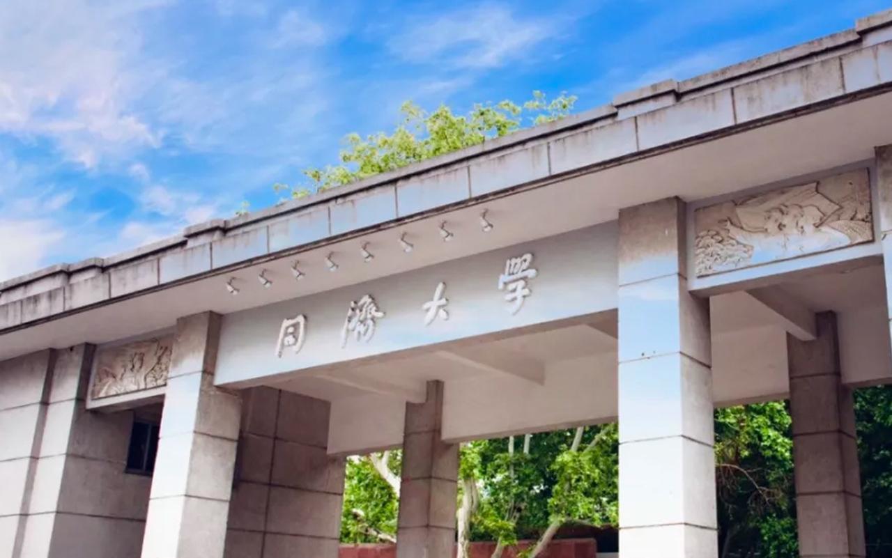 2026广东美术本科投档数据复盘：谁在617分封顶，谁在387分捡漏？
第一，整