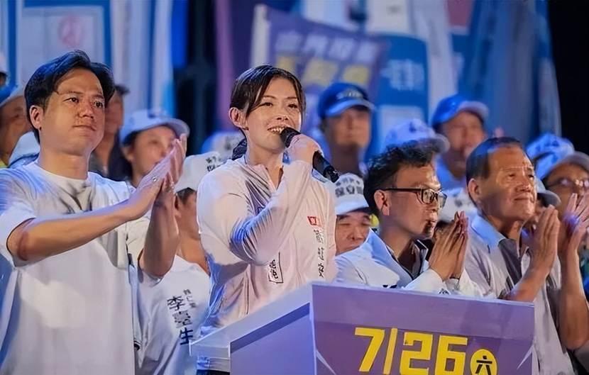 柯文哲案的发酵已成为台岛政治的关键变量。对于此刻的蓝白营而言，这股合作气势正面临