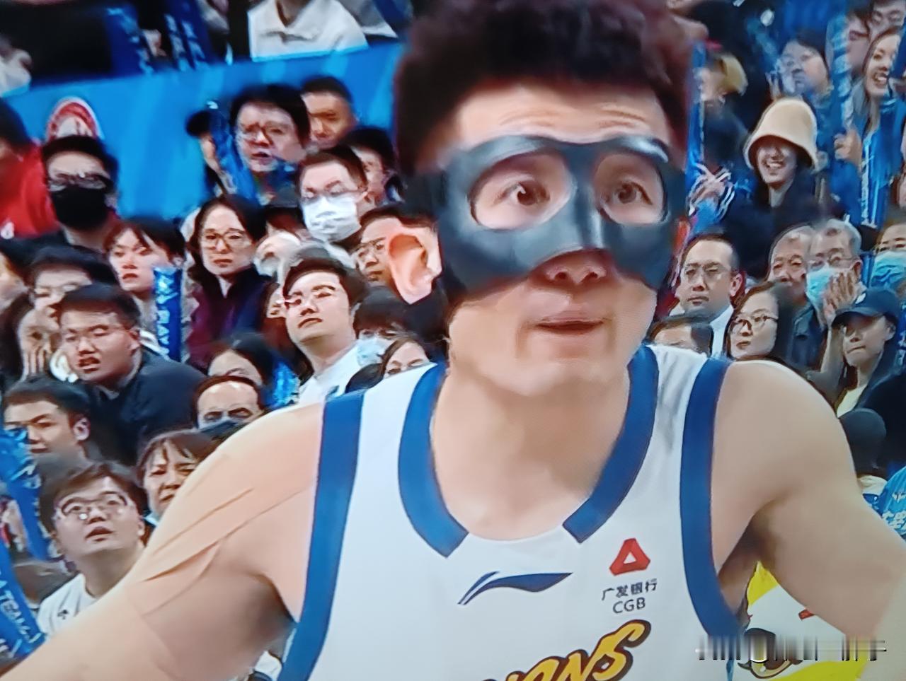 昨晚浙江方兴渡与北京北汽这场天王山之战，不仅全国球迷，就连广东男篮的球迷也终于看