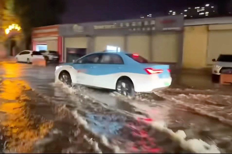 其实雨也没多大~~~ 