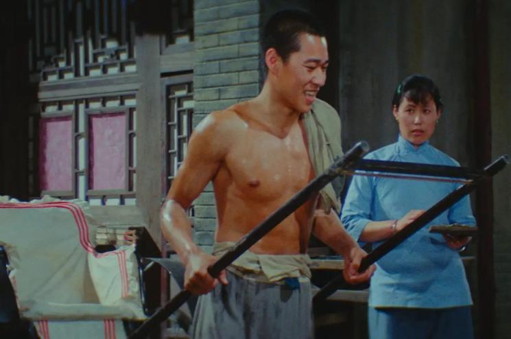 骆驼祥子拼命努力，觉得自己还不够努力。骆驼祥子从年轻力壮的18岁精神小...