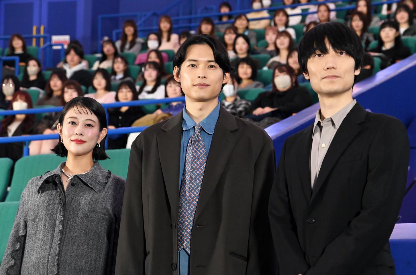 松村北斗（SixTONES）、高畑充希与导演奥山由之出席了电影《秒速5厘米》大h