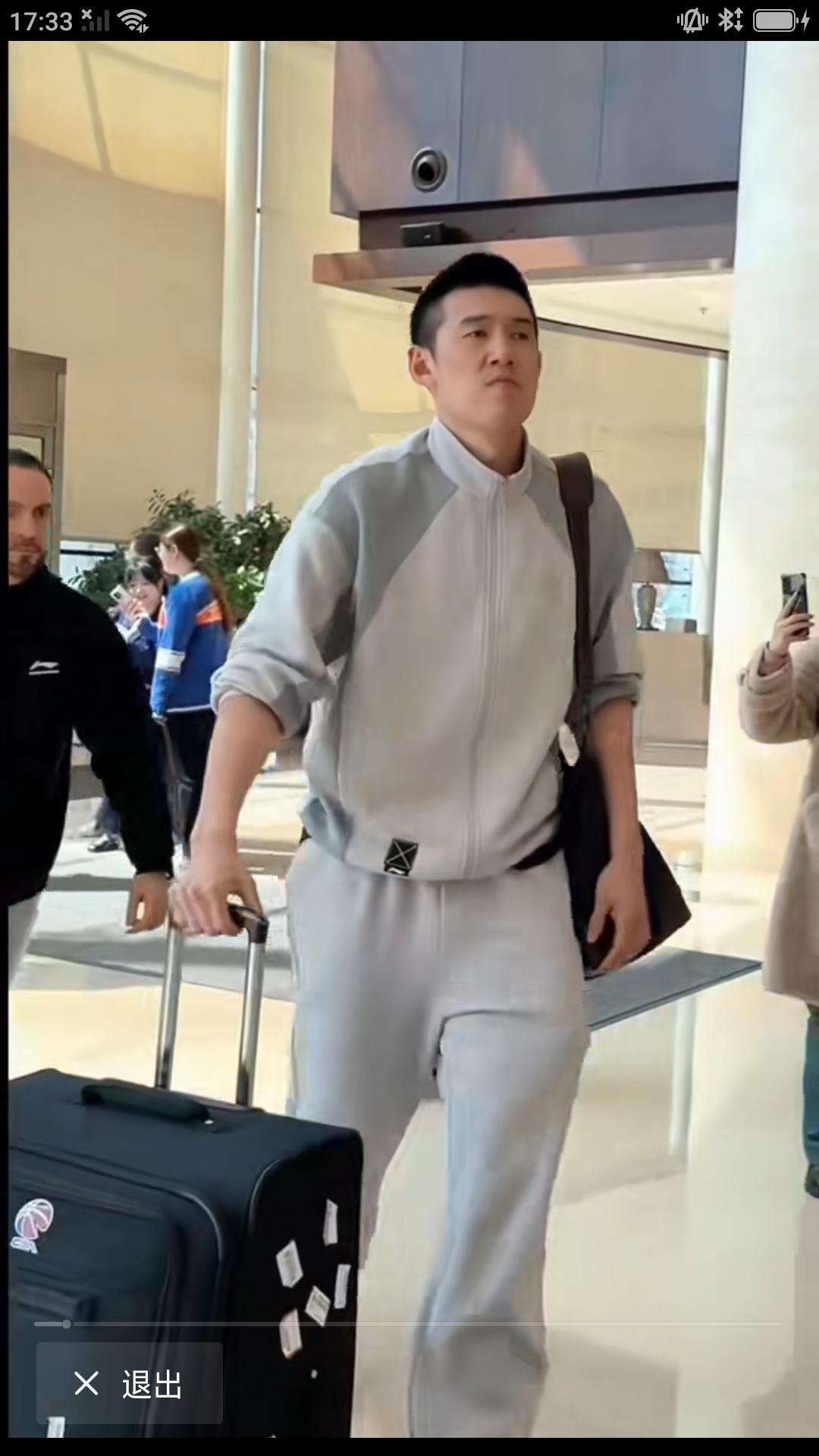 【辽宁队结束客场之旅返回沈阳】据辽媒报道，辽宁队结束与浙江稠州金租客场比赛后，於