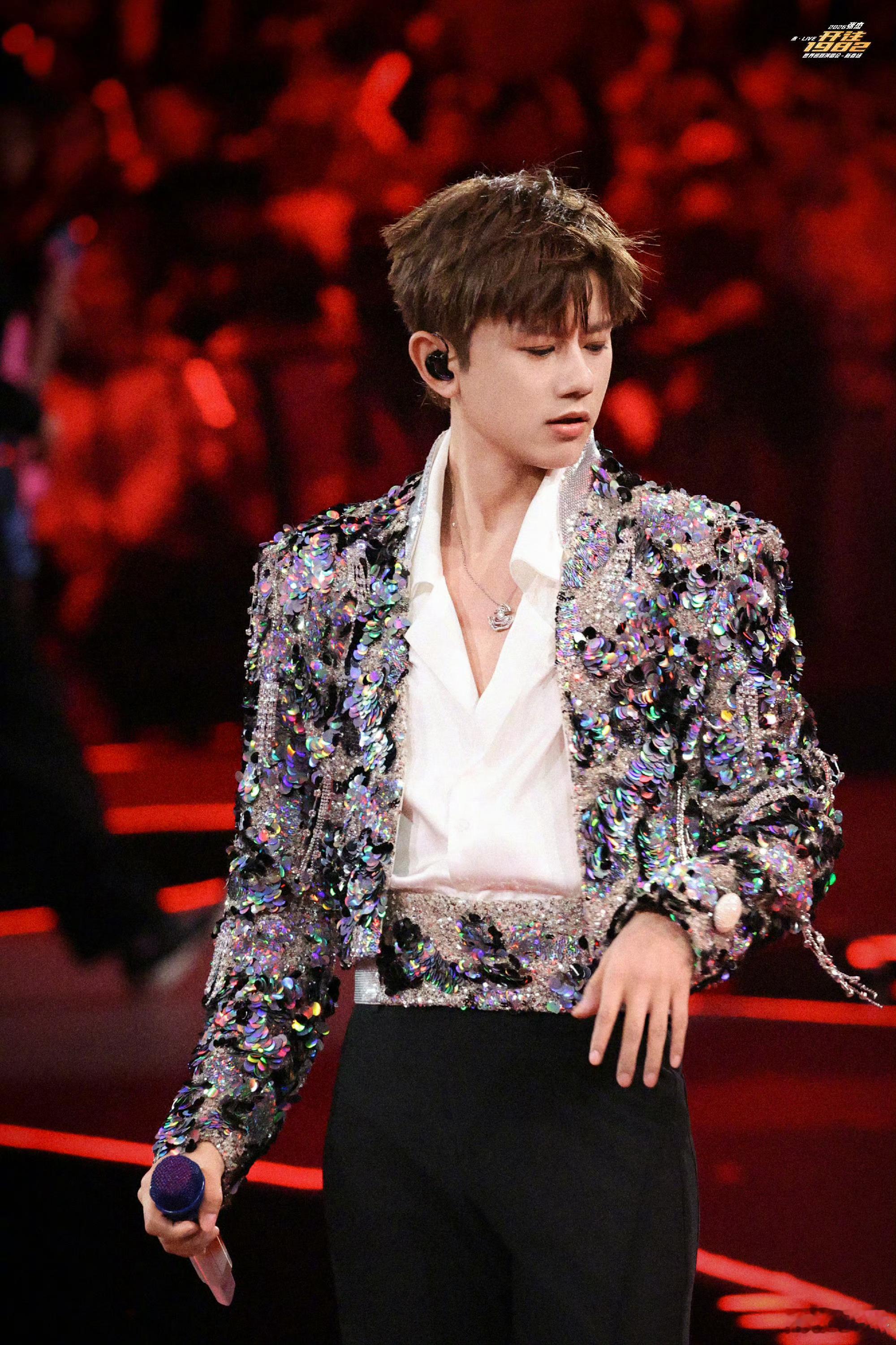 张杰演唱会九场高光回顾 「新春➕杰」九场演唱会高光，马上还有鸟巢演唱会，杰迷太幸