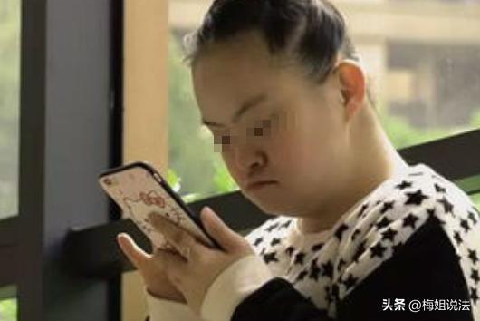 邯郸，刘女士腾不出手，把这个12岁的孩子送到他生父那照看一天。孩子是唐氏，心脏还