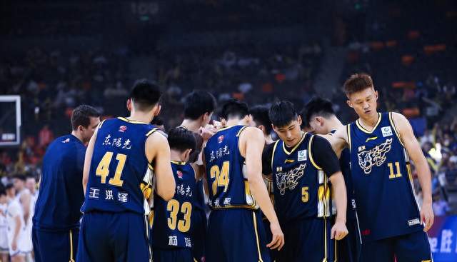 张文逸、陈家政、张昊！离开杜锋不会打球了，也没有上场时间了