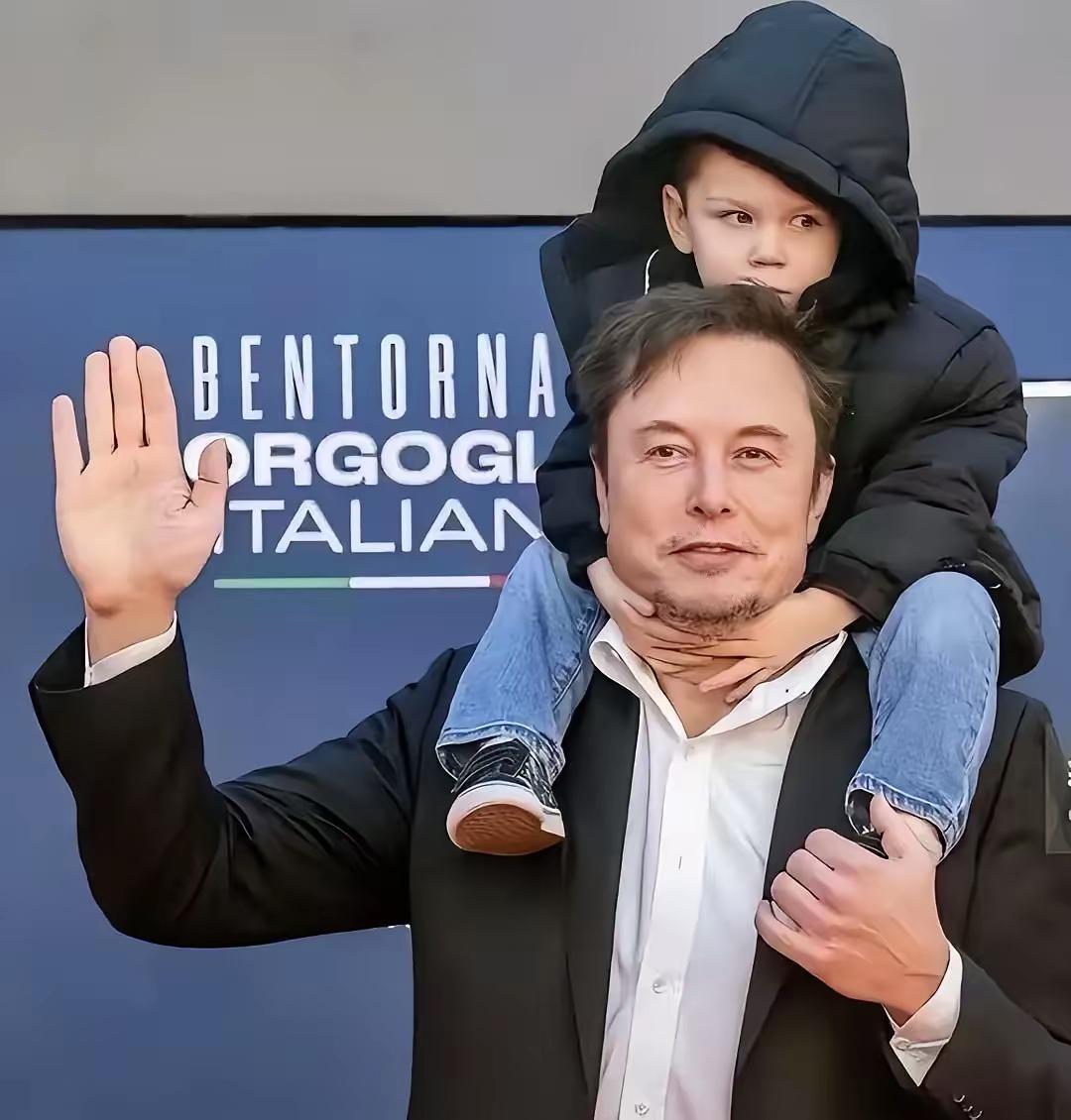 世上不止妈妈好，
人间三月涌春潮。
横批：《美好世界》