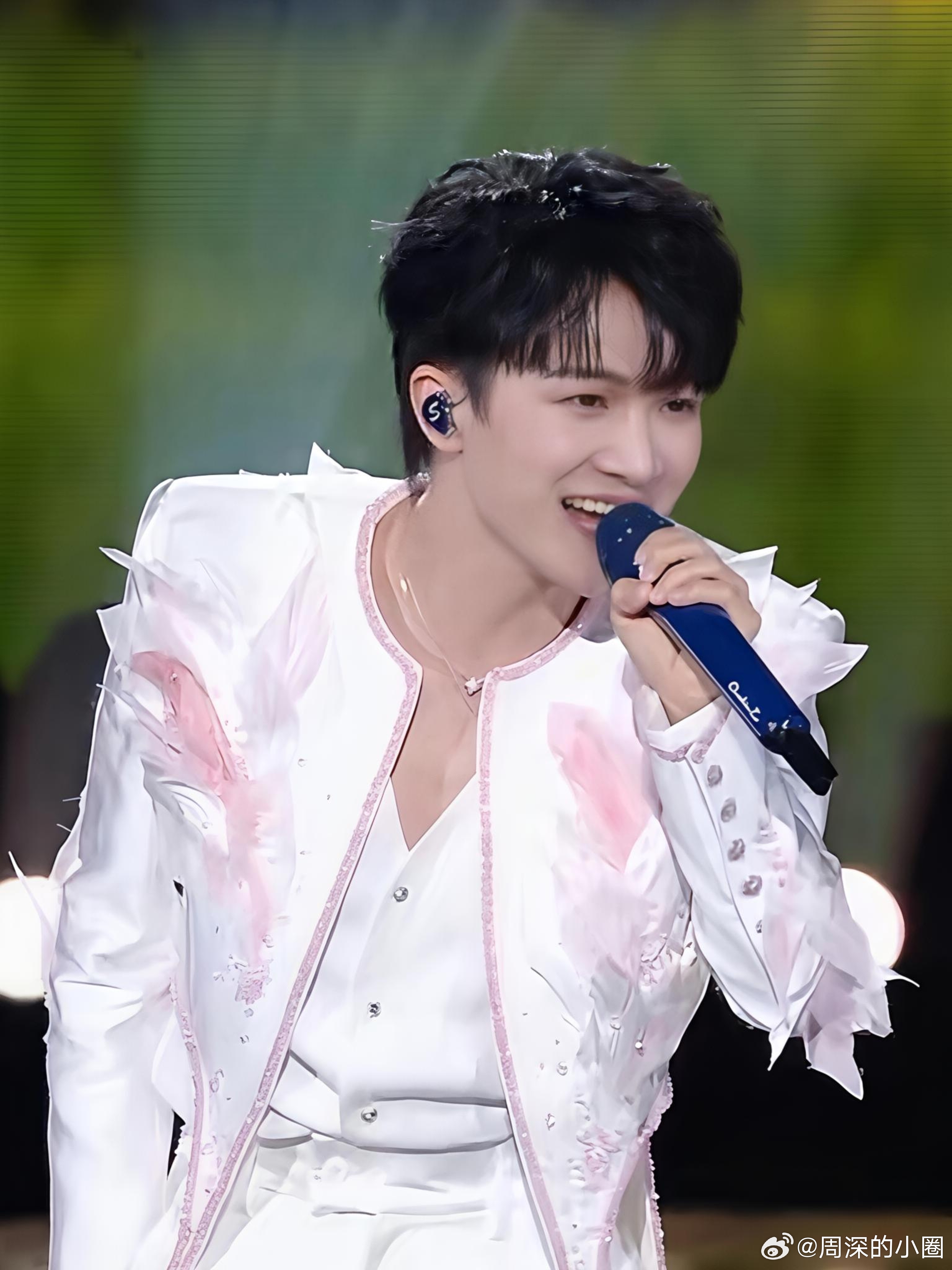 周深 ✨周深献唱苏超揭幕战主题曲热烈盛开 ✨周深12年唱了160首影视歌曲 【小