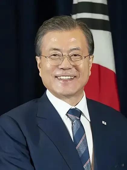 韩国前总统文在寅可以说是美男子一枚。