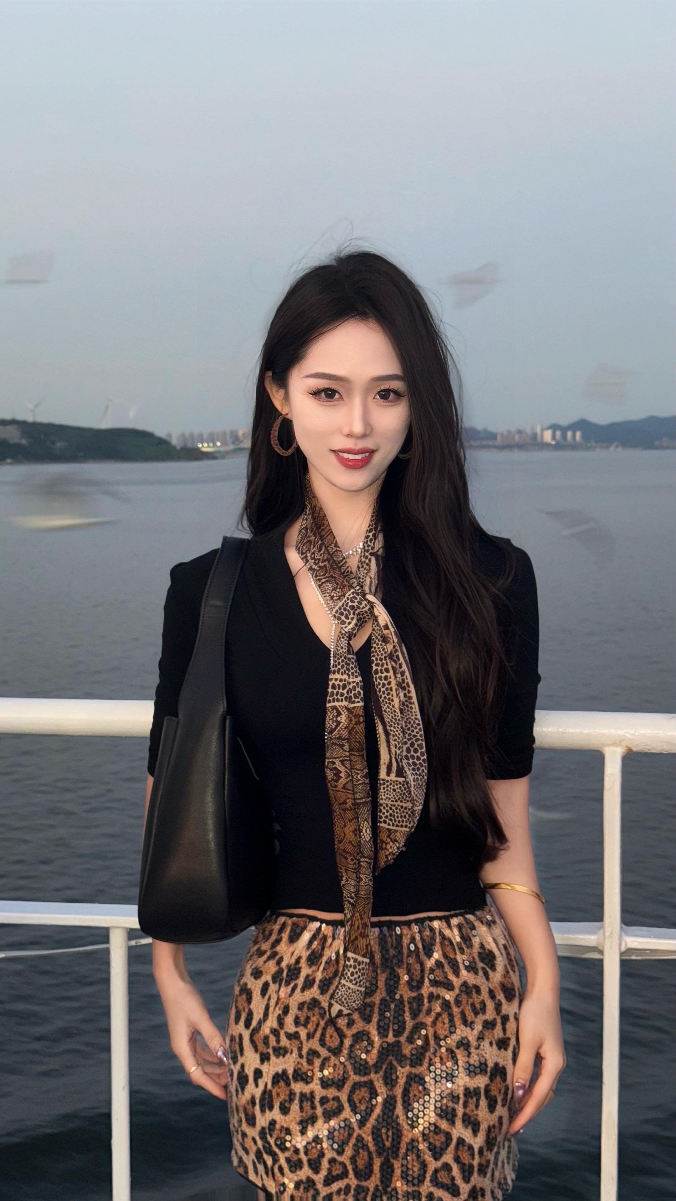 海阔凭鱼跃  天高任鸟飞