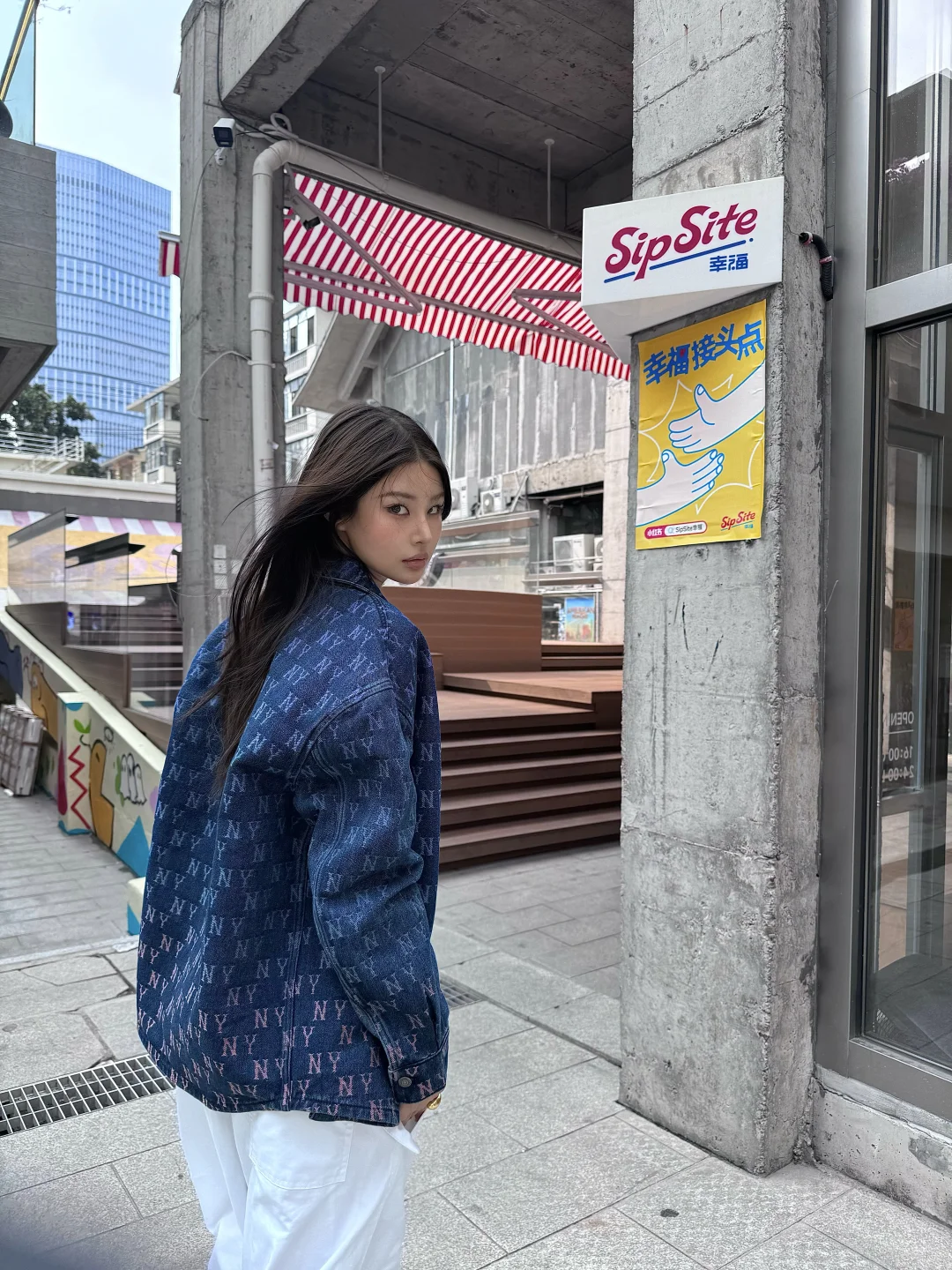 City stroll &coffee ☕