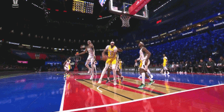 浓眉哥戴维斯受伤，湖人内线优势锐减，季中锦标赛冠军争夺徒增悬念。#湖人制霸内线#