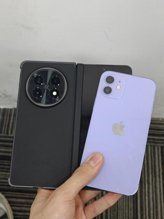 现在iPhone叛逃oppo的这么多吗...