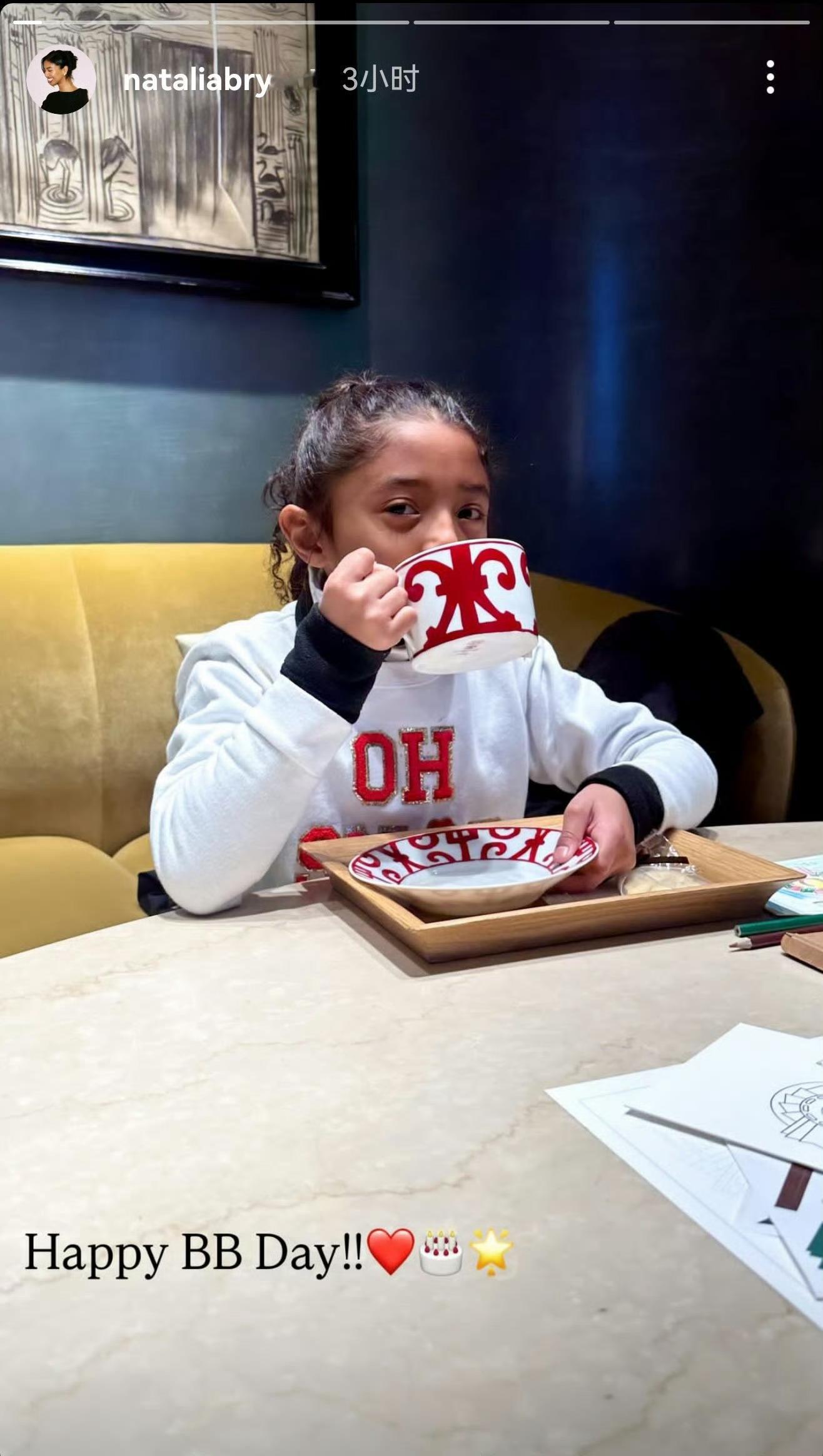 Nani晒照为小碧庆生💜💛科比三女儿9岁生日全网热点共创计划
