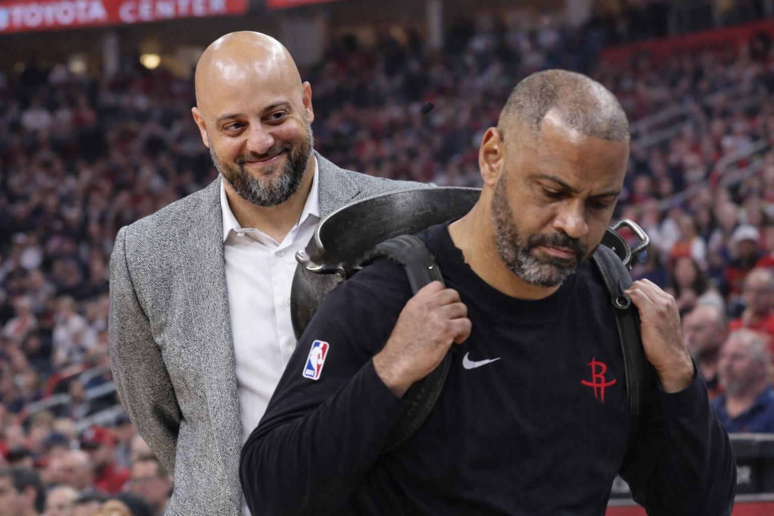 火箭队本赛季在关键时刻（比赛还剩不到5分钟，分差在5分以内）的表现是联盟最差的球