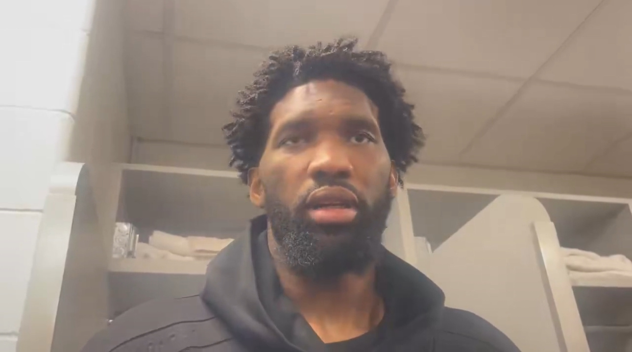 乔尔·恩比德赛后采访时，谈及热火队的区域联防为何如此难破解——“这并不难。在比赛