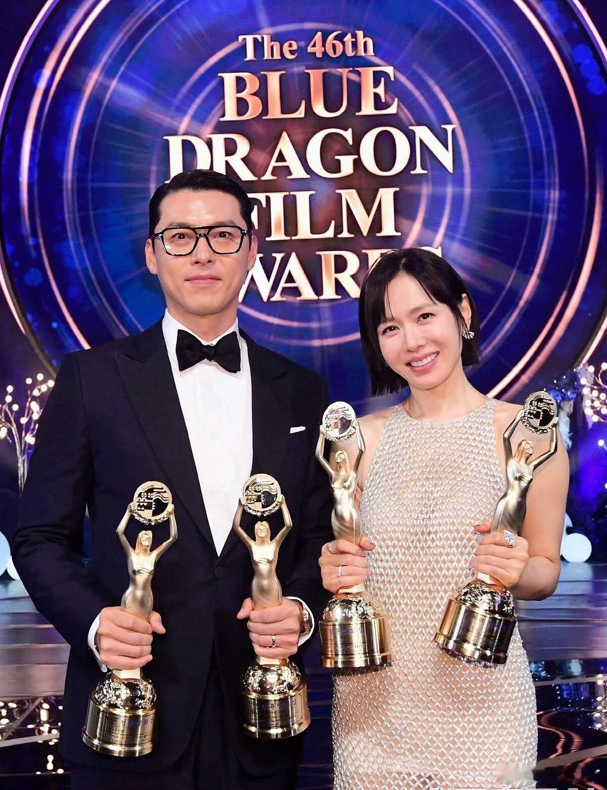 点开热搜又是快乐的一天，我磕的cp含金量还在不断上升！双强剧本太棒了！爱的迫降已