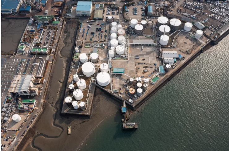 国际能源署批准启动历史上规模最大的紧急石油储备释放计划，成员国将释放4亿桶石油，