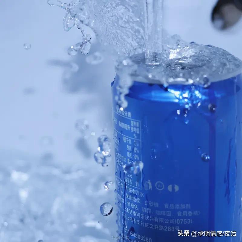 别再只盯着白开水了，其实它真不是最解渴的！
      最新研究发现，想要水在身