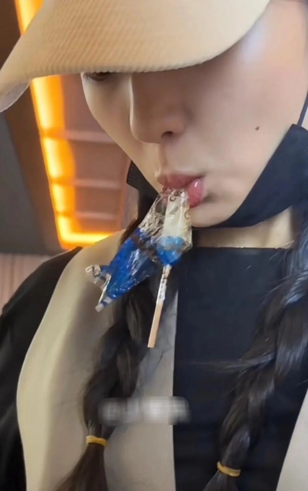 孙千吃的这个糖居然这么贵，这都不到一斤 ​​​