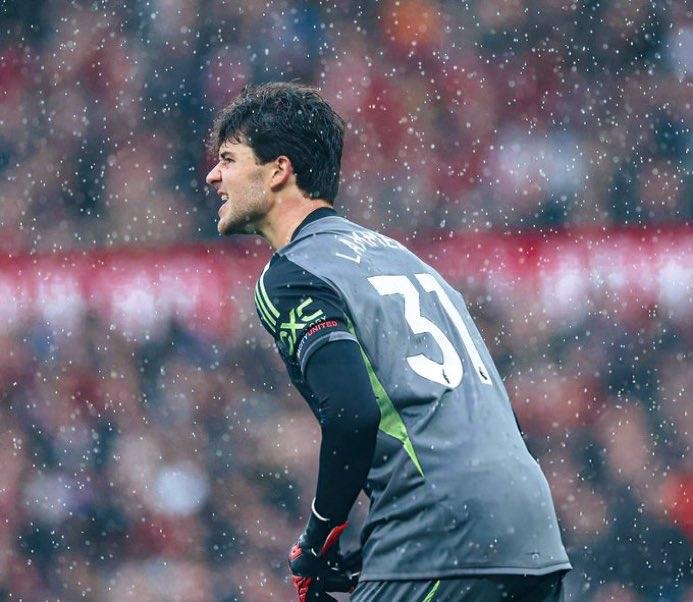 一个恶搞的报道：
俱乐部内部消息人士告诉媒体，削减成本的力度已经达到了一个新的水