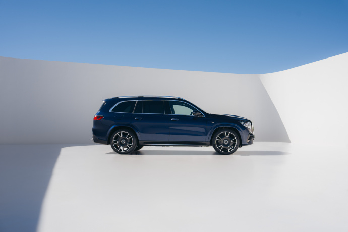 梅赛德斯-AMG 对 GLE 和 GLS 的 4.0 升双涡轮增压 V8 发动机