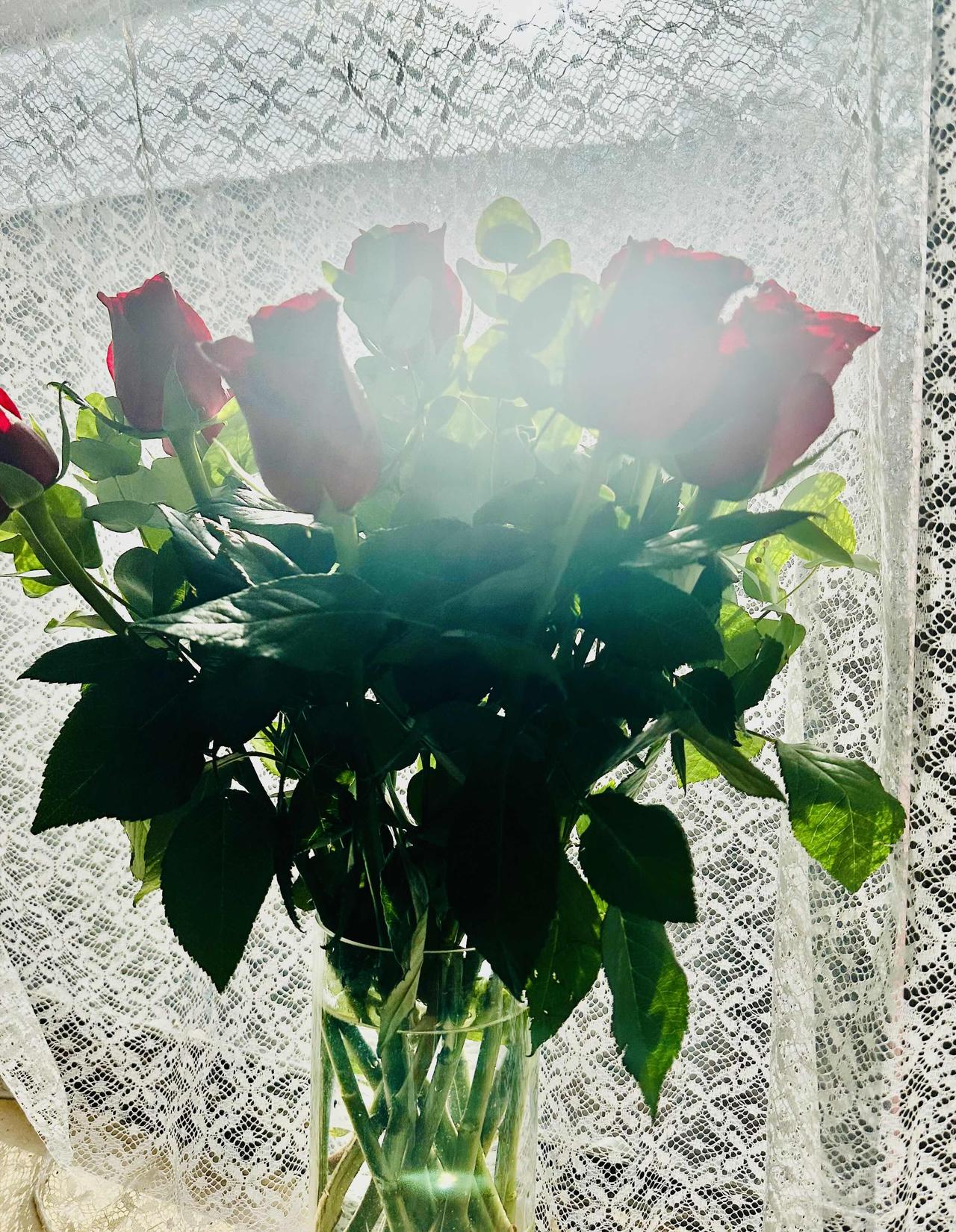 “情人节💌” 2.14情人节 鲜花💐情人节玫瑰花礼 

情人节（英语：Val