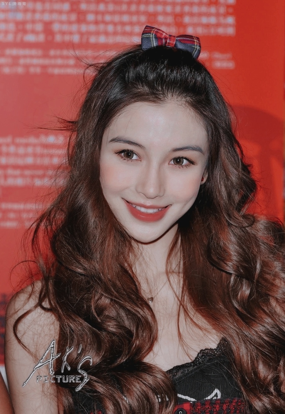 #angelababy# [月亮]#杨颖# 【0228晚安电台】“别人今天这样提