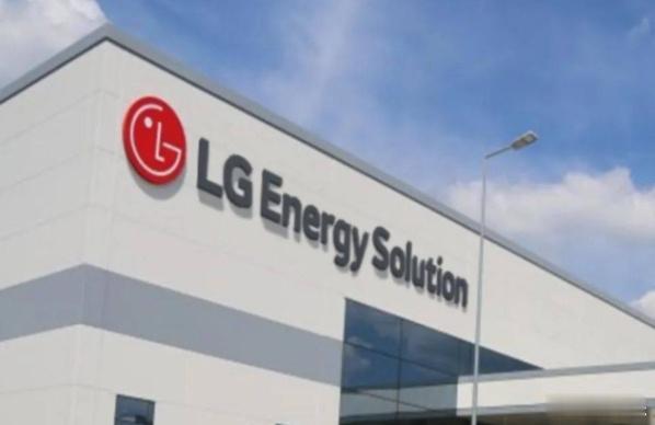 LGES 搞新动作！融合软包 + 方形电池优势的混合电芯来了，项目由前三星 SD