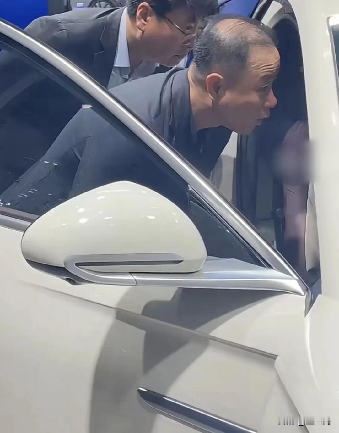 在昨天的北京车展中，现代汽车CEO张在勋等多名其它海外车企高管都在展会中各种参观