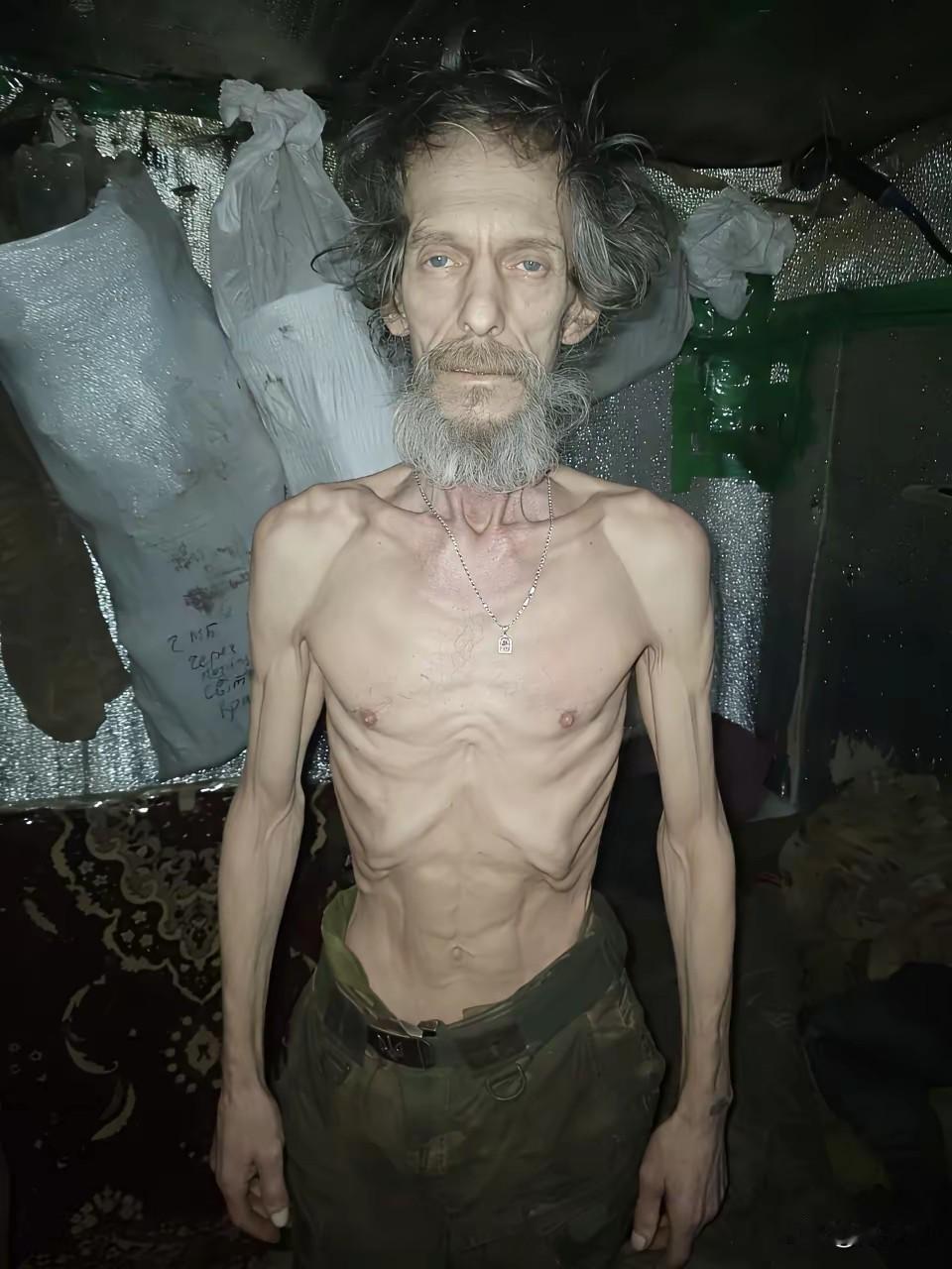 贼配军哪配吃那么好？不饿死就不错了，史密斯专员还要挣钱呢[大笑]