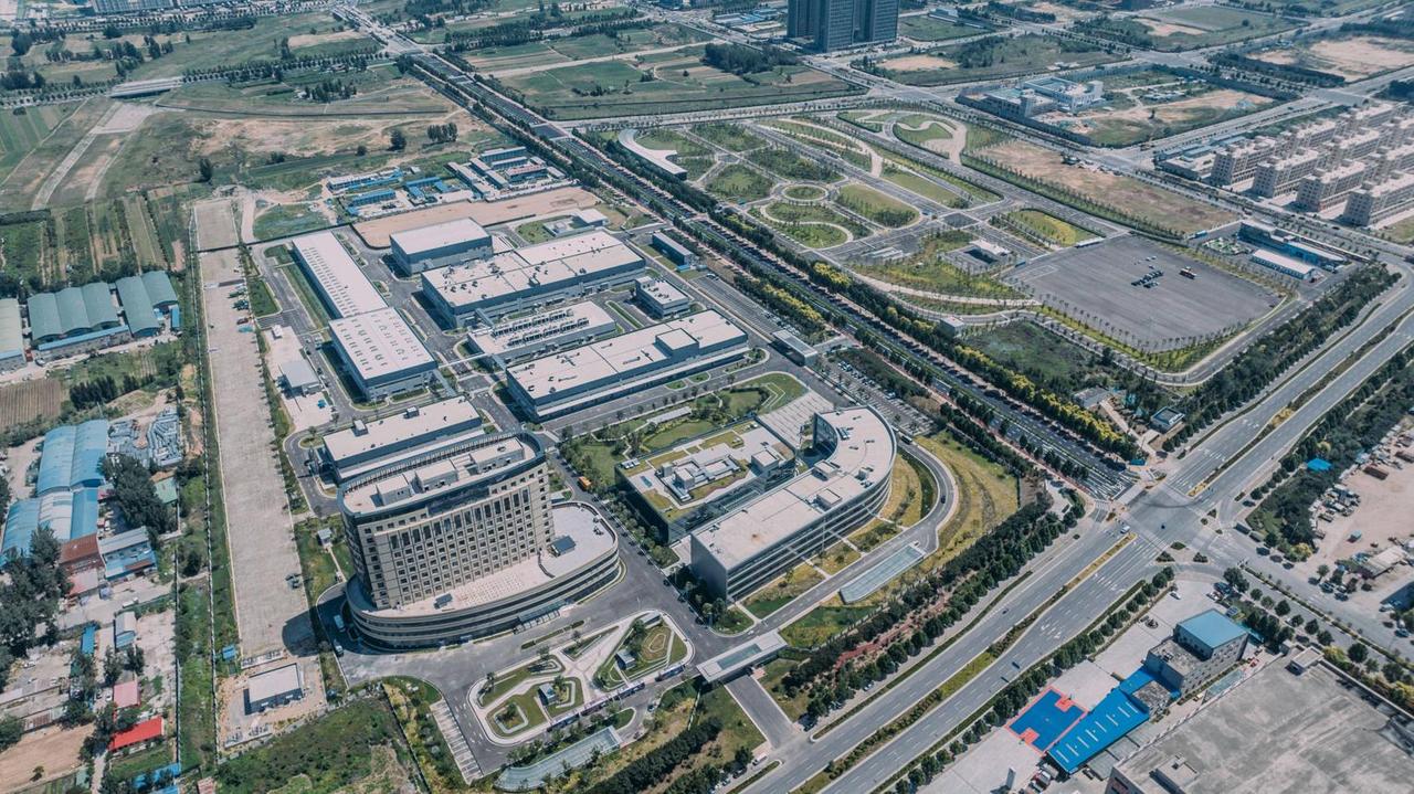 网传国家要把芯片厂、实验室、军工、数据中心迁往中西部，沿海只保留港口外贸。这个说