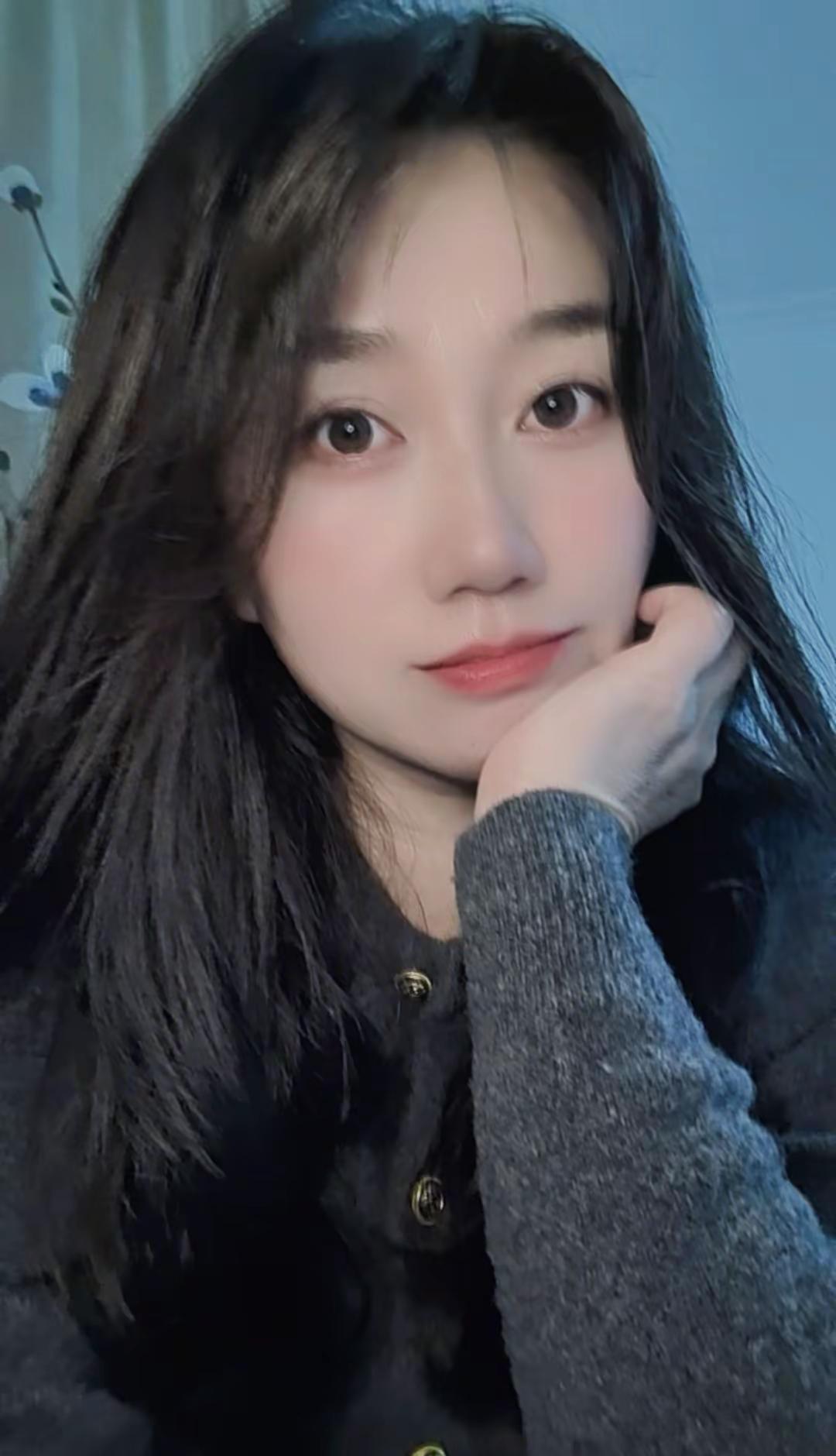 时间扑面而来，我们终将释怀，健康的活着，平静的过着，开心的笑着，适当的忙着，就很